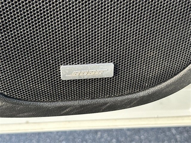 Used 2023 GMC Acadia SLT image 16