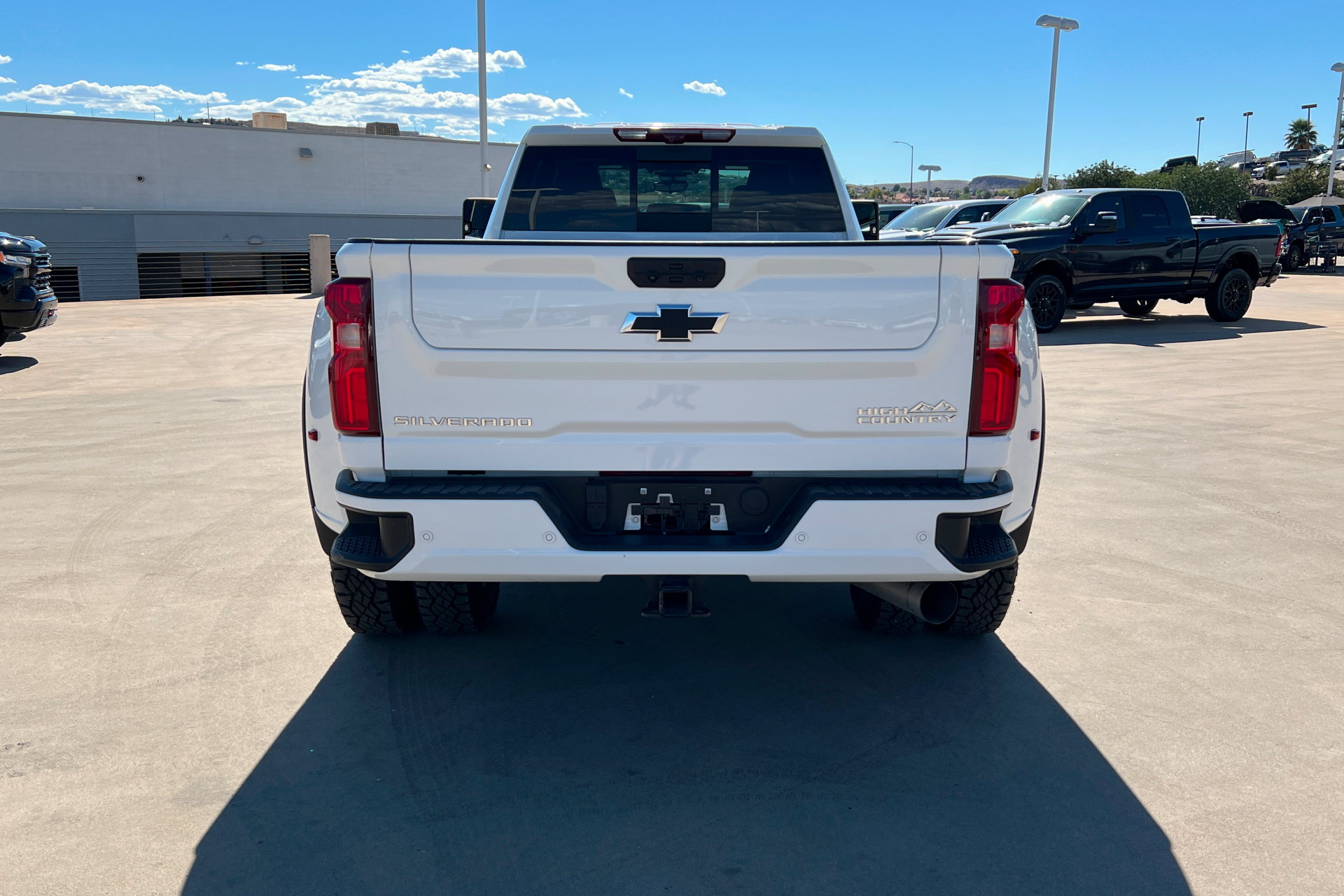 Used 2024 Chevrolet Silverado 3500 High Country w/ High Country Premium Package AWD/4WD image 4