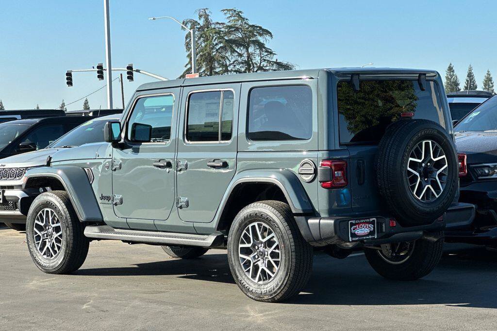 New 2026 Jeep Wrangler Unlimited Sahara AWD/4WD image 6