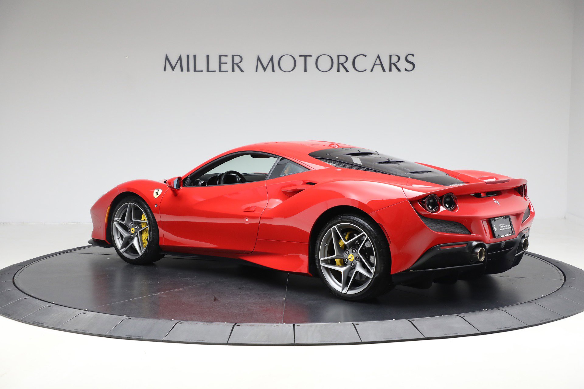 Certified 2020 Ferrari F8 Tributo image 4