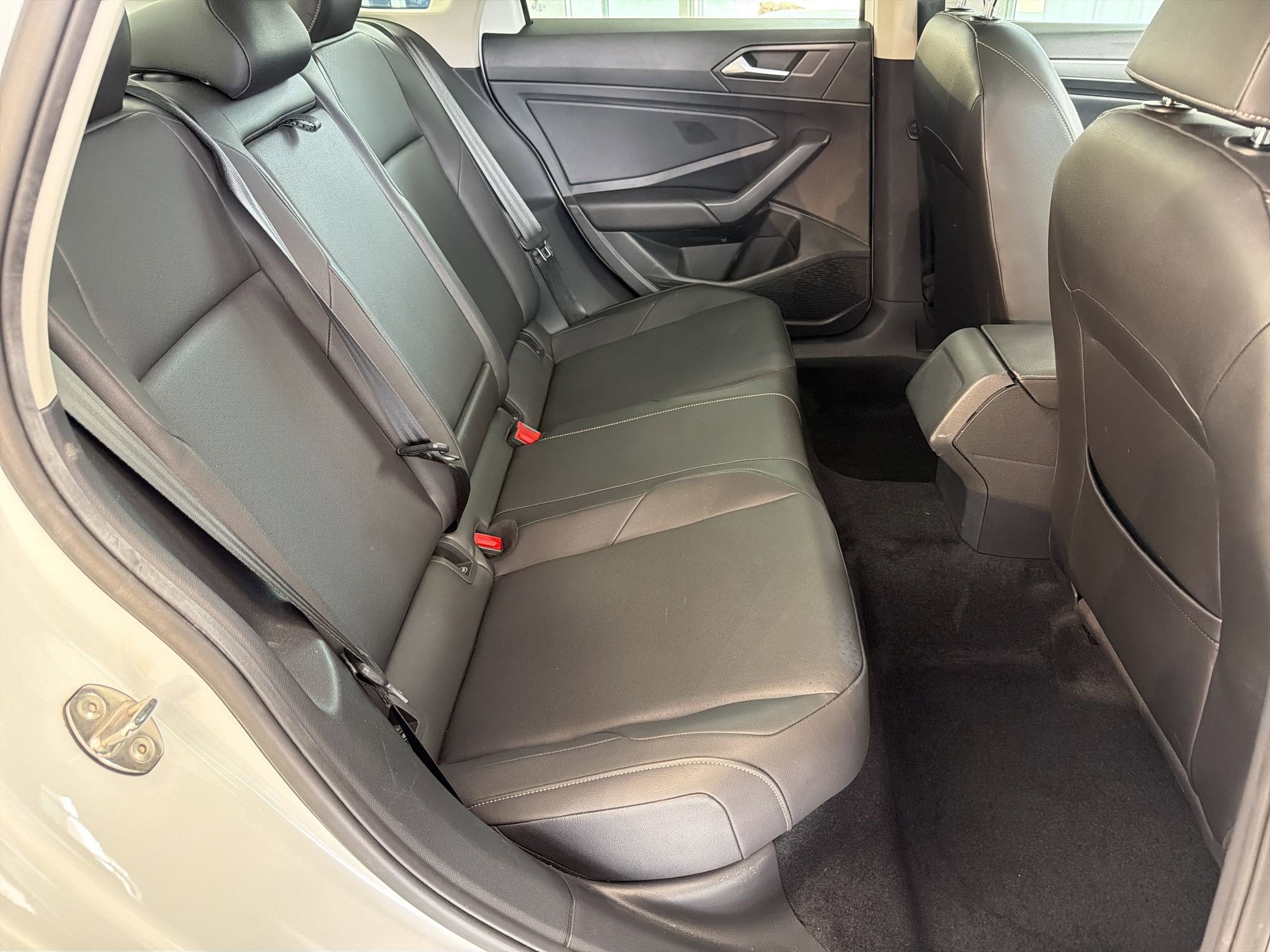 Used 2020 Volkswagen Jetta SE FWD image 29
