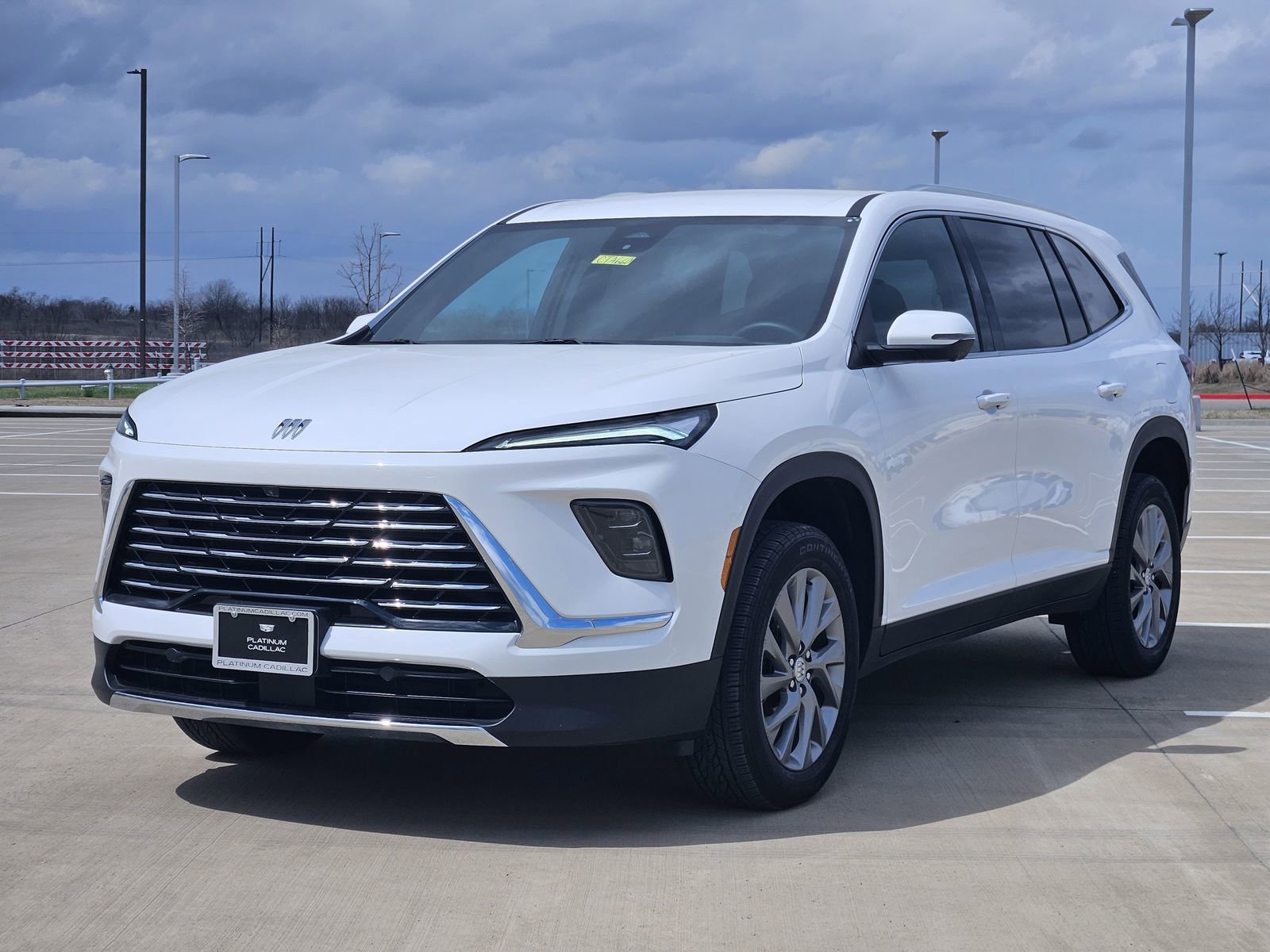 Used 2025 Buick Enclave Preferred image 2