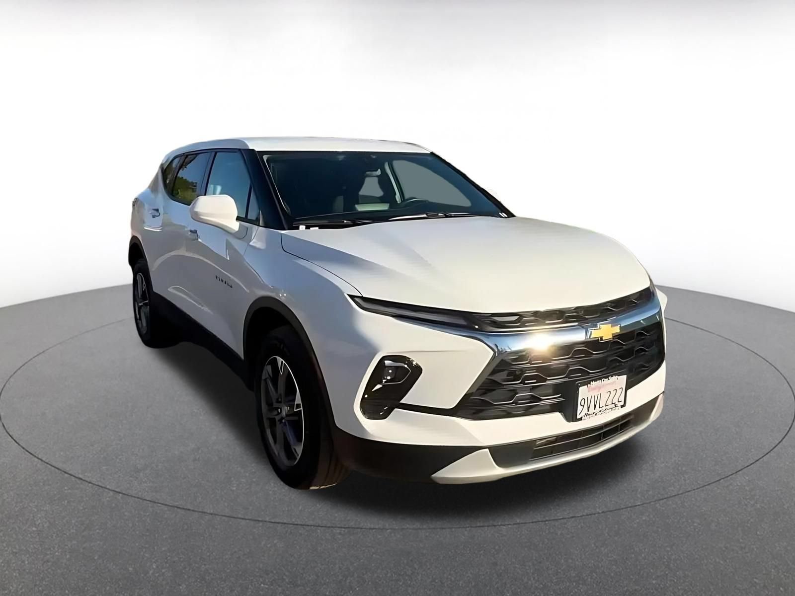 Used 2026 Chevrolet Blazer LT FWD image 3