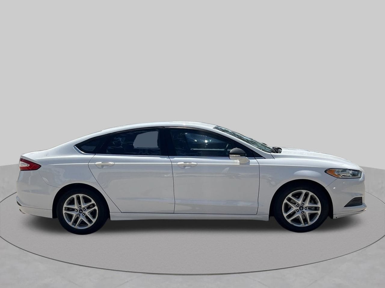 Used 2016 Ford Fusion SE FWD image 6