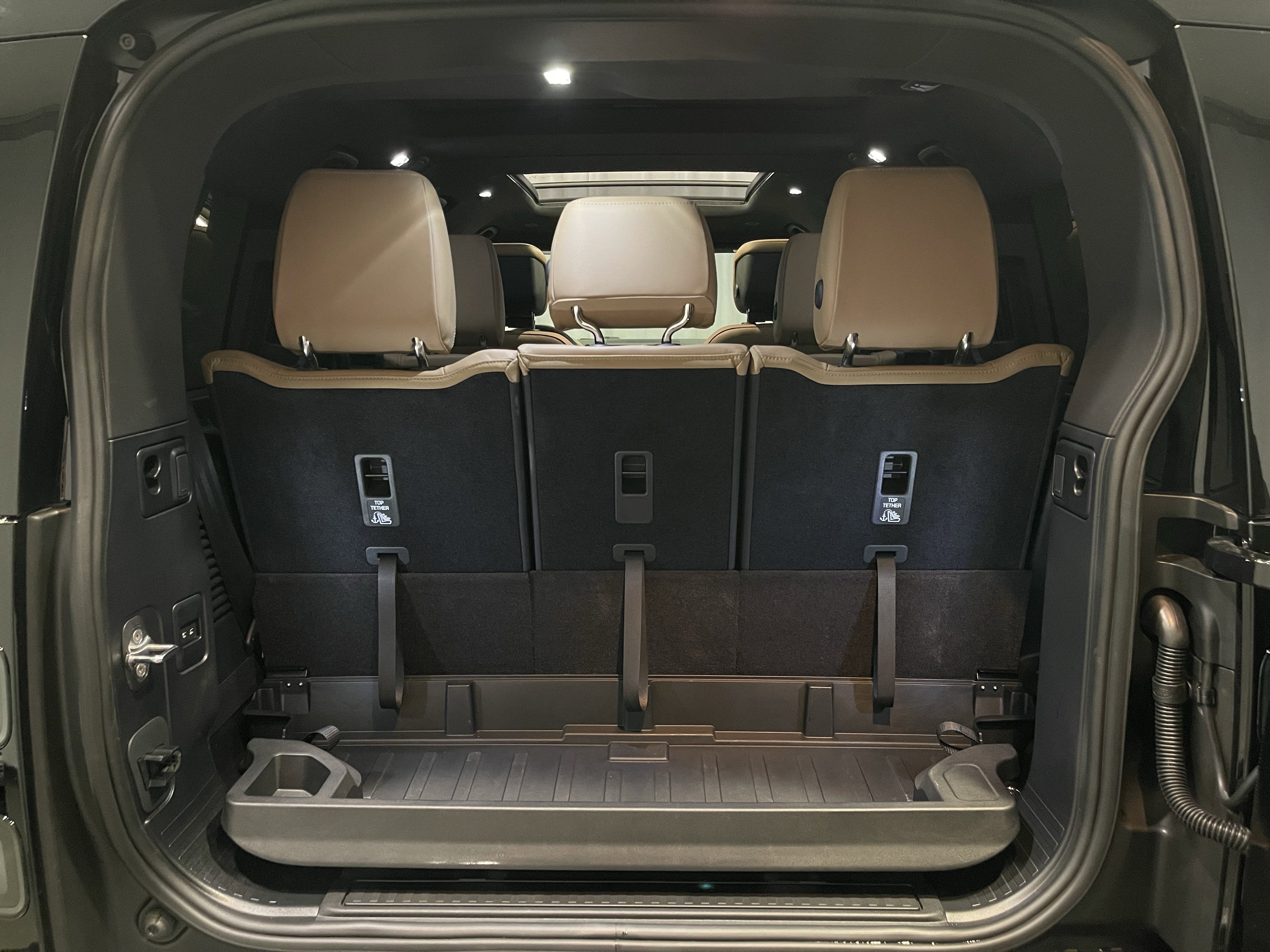 Used 2026 Land Rover Defender 130 X-Dynamic SE image 27