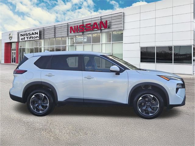 Used 2025 Nissan Rogue SV FWD image 3