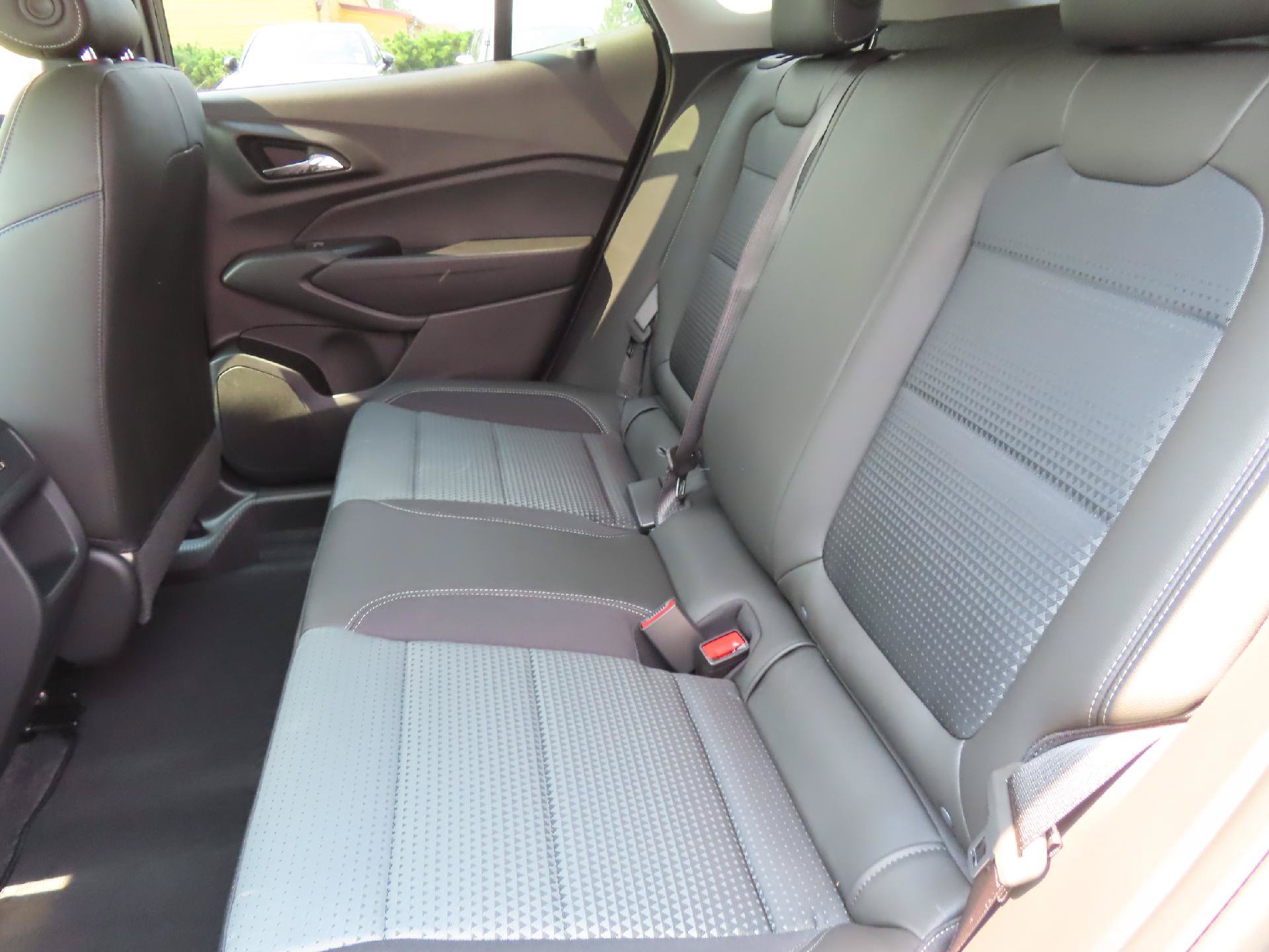 New 2026 Chevrolet Trax LT w/ Driver Confidence Package FWD image 37