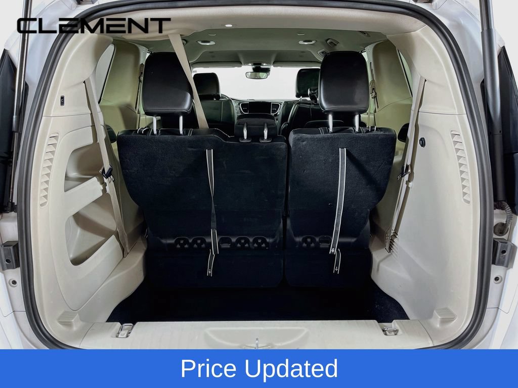 Used 2024 Chrysler Pacifica Touring-L FWD image 10