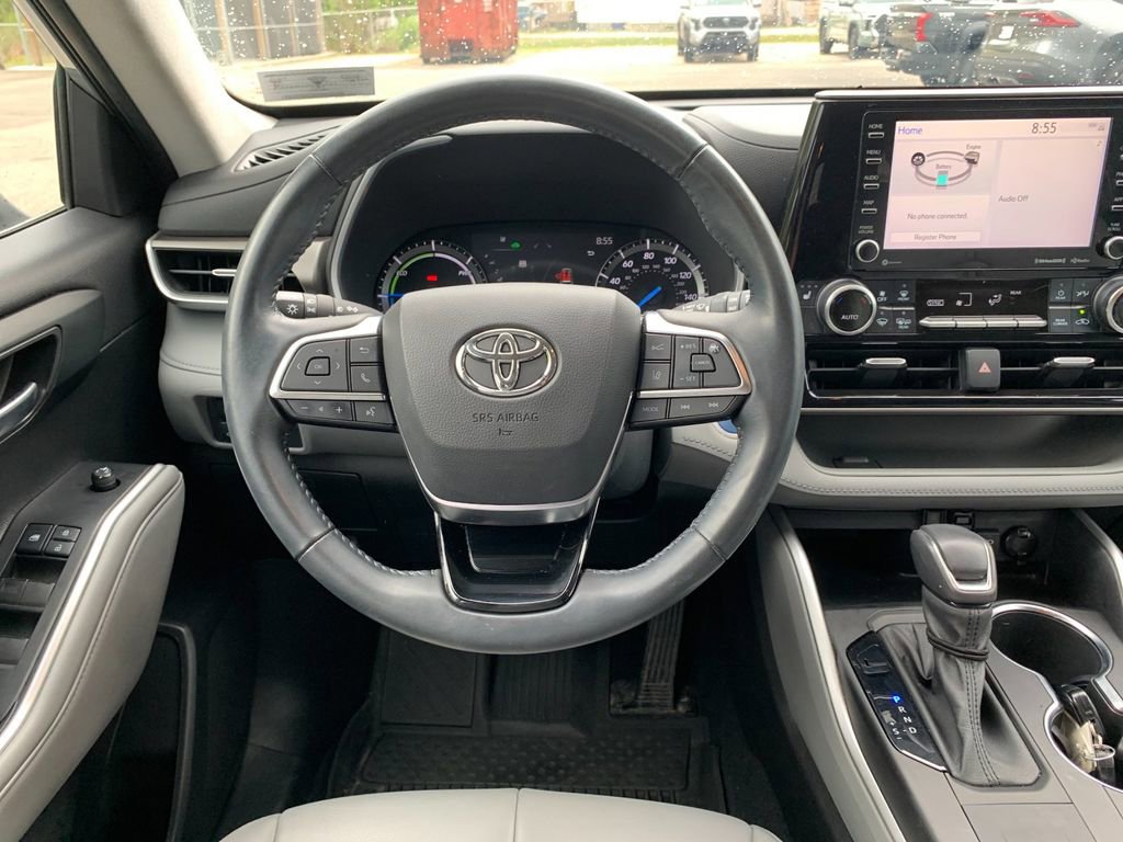 Used 2021 Toyota Highlander XLE AWD/4WD image 17