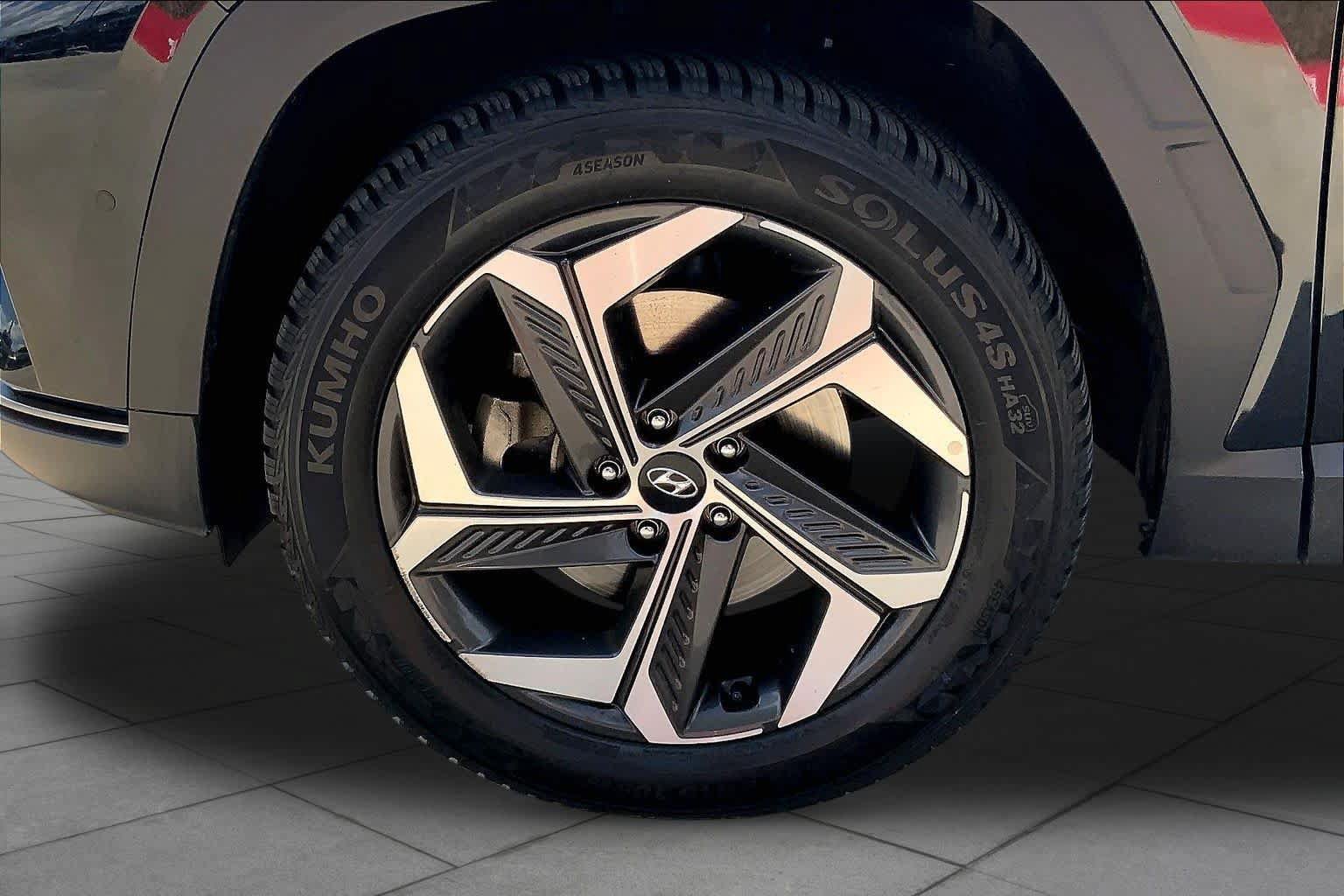Used 2024 Hyundai Tucson Limited AWD/4WD image 11