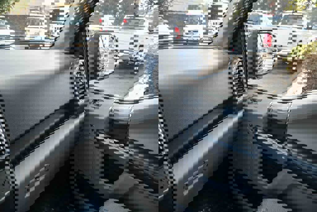 Used 2019 Ford F150 XLT w/ Equipment Group 302A Luxury image 26