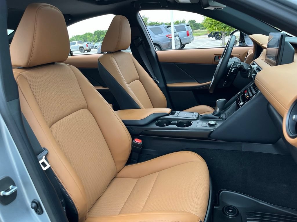Used 2024 Lexus IS 300 w/ Comfort Package RWD image 27