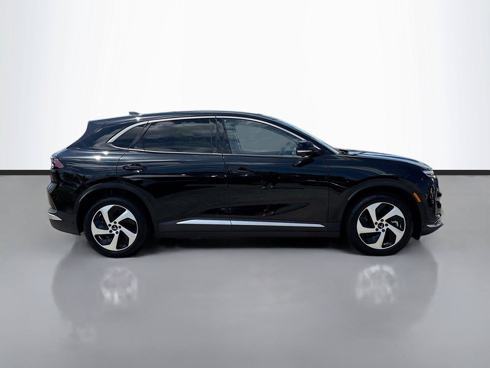 New 2025 VinFast VF 8 Eco AWD/4WD image 8