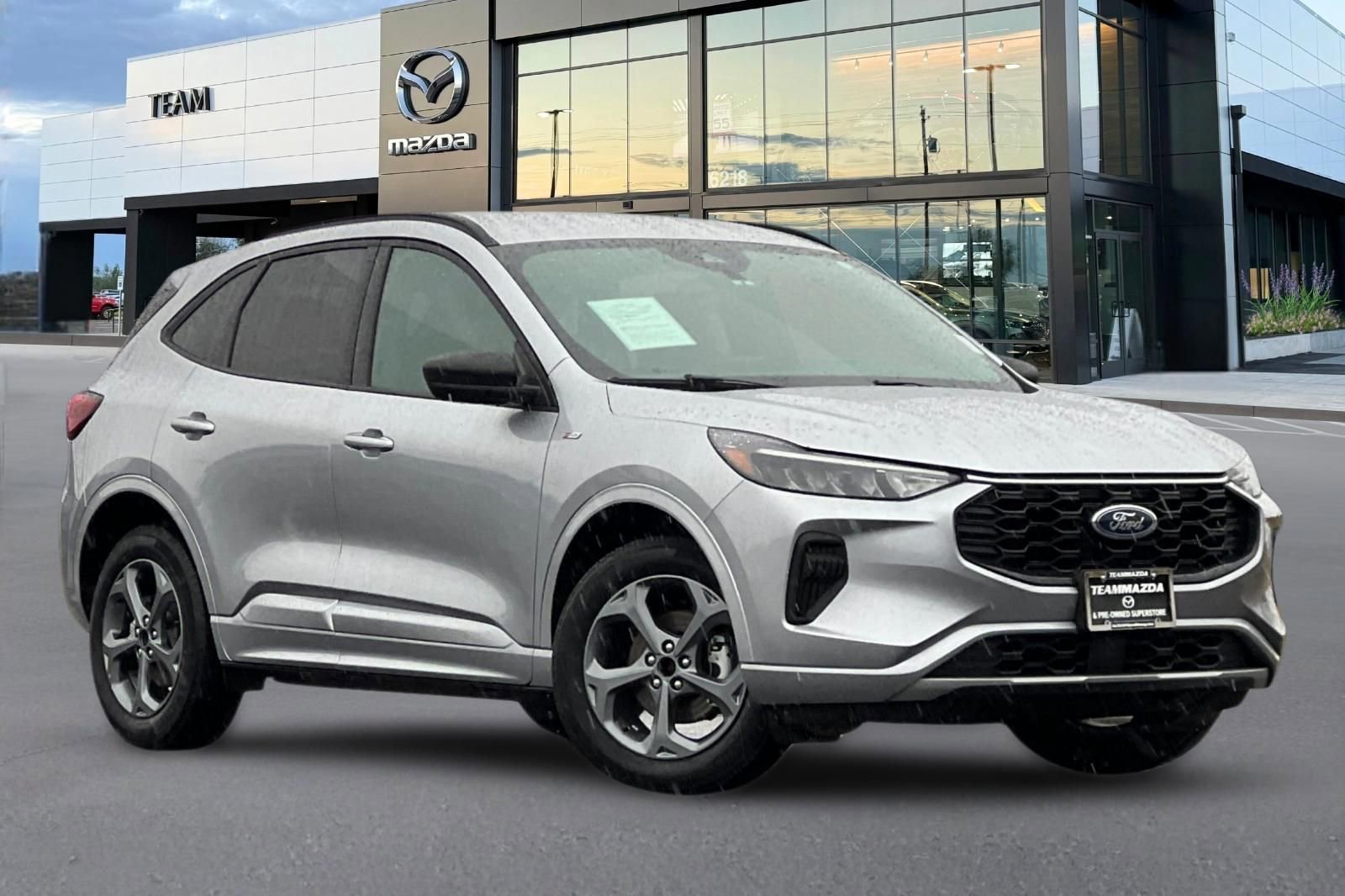 Used 2024 Ford Escape ST-Line image 2