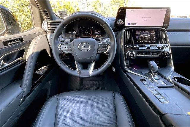 Used 2025 Lexus LX 700h Overtrail w/ Accessory Package (Z1) AWD/4WD image 8