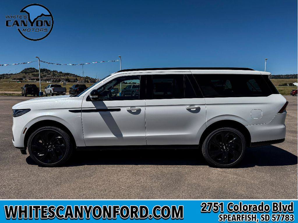 New 2027 Lincoln Navigator L Reserve w/ Jet Appearance Package AWD/4WD image 2