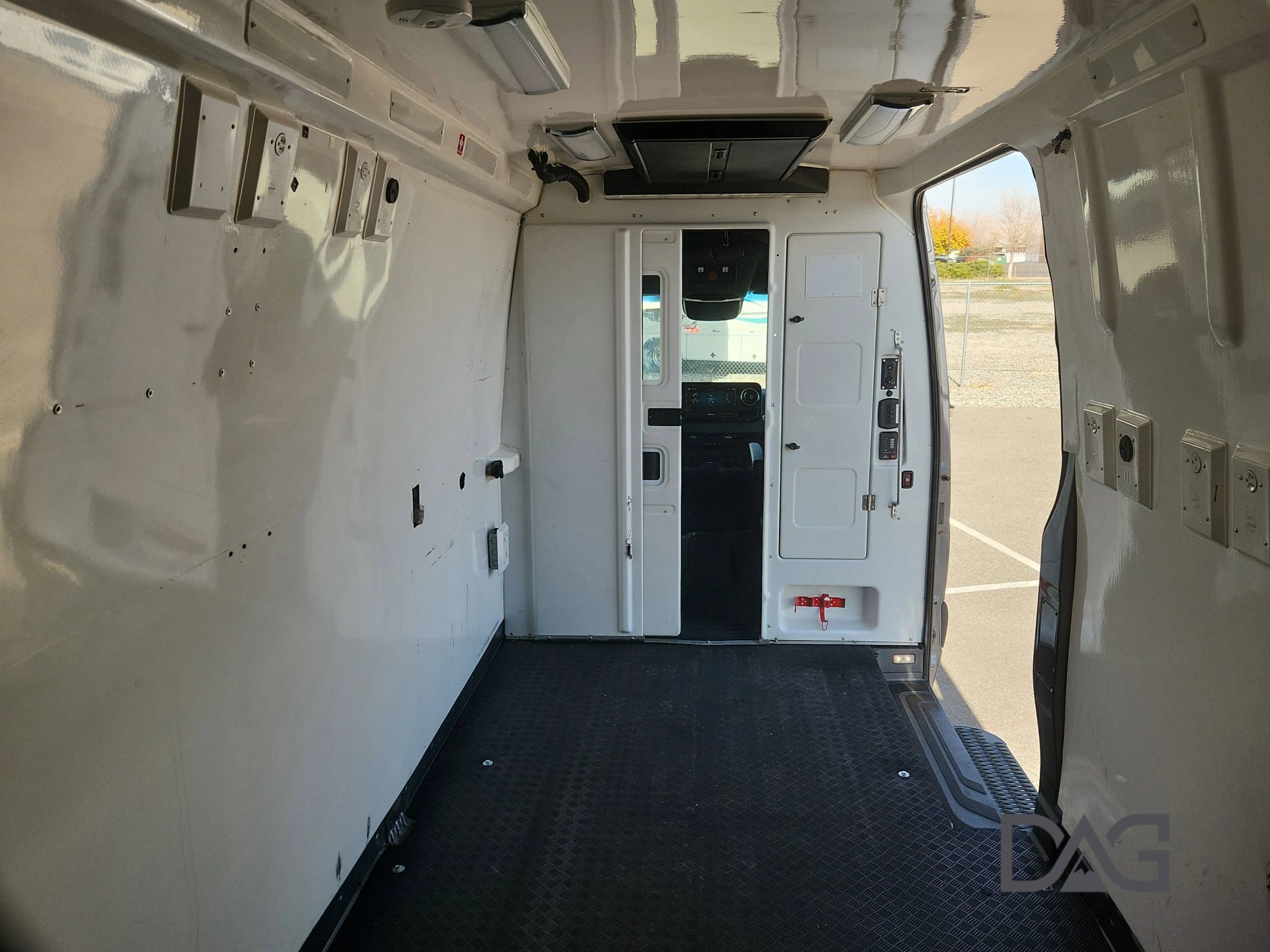 Used 2022 Mercedes-Benz Sprinter 4500 w/ Parking Package image 20