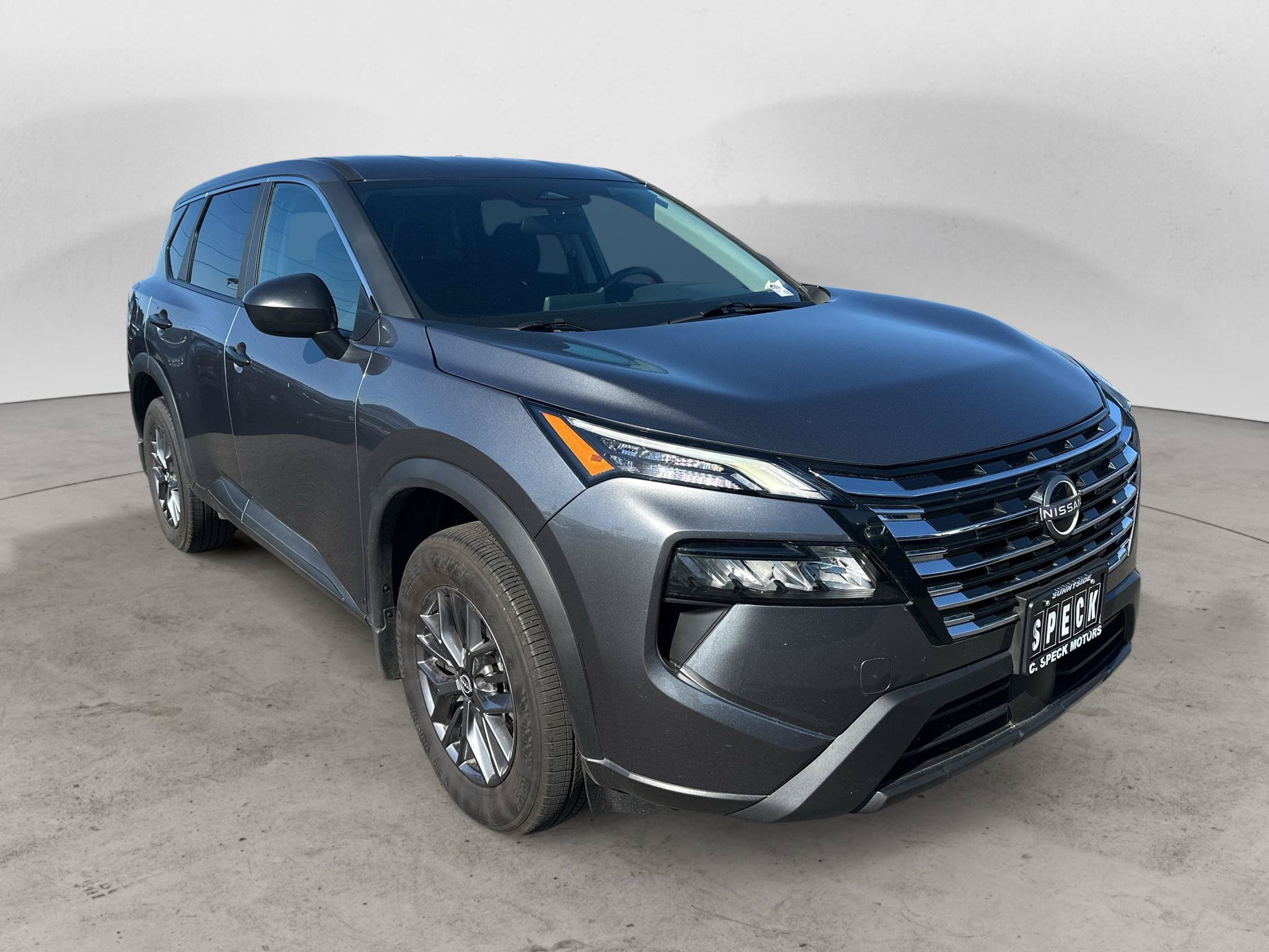 Used 2025 Nissan Rogue S AWD/4WD image 6