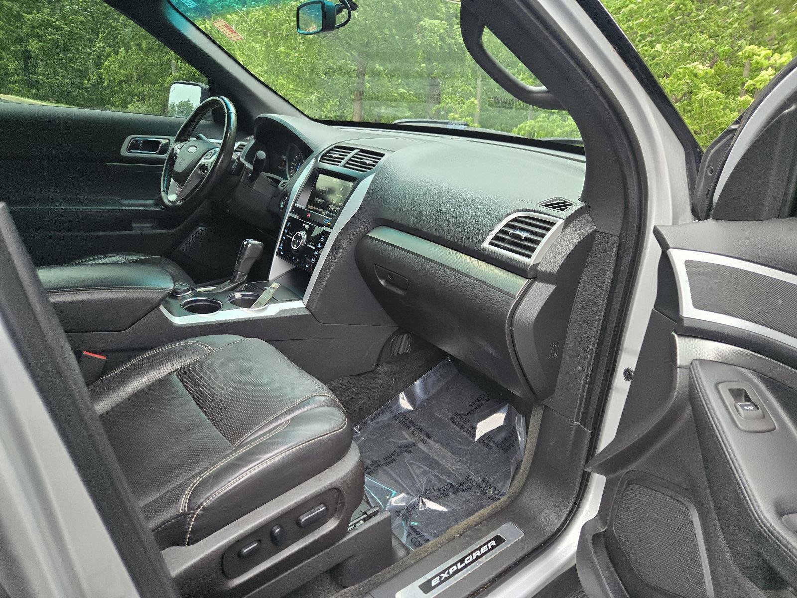 Used 2014 Ford Explorer Sport w/ Equipment Group 401A AWD/4WD image 23
