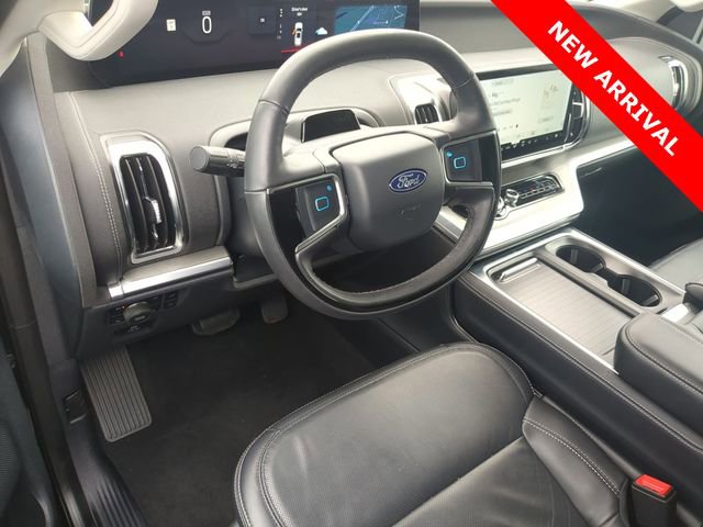 Used 2025 Ford Expedition Max Platinum AWD/4WD image 10