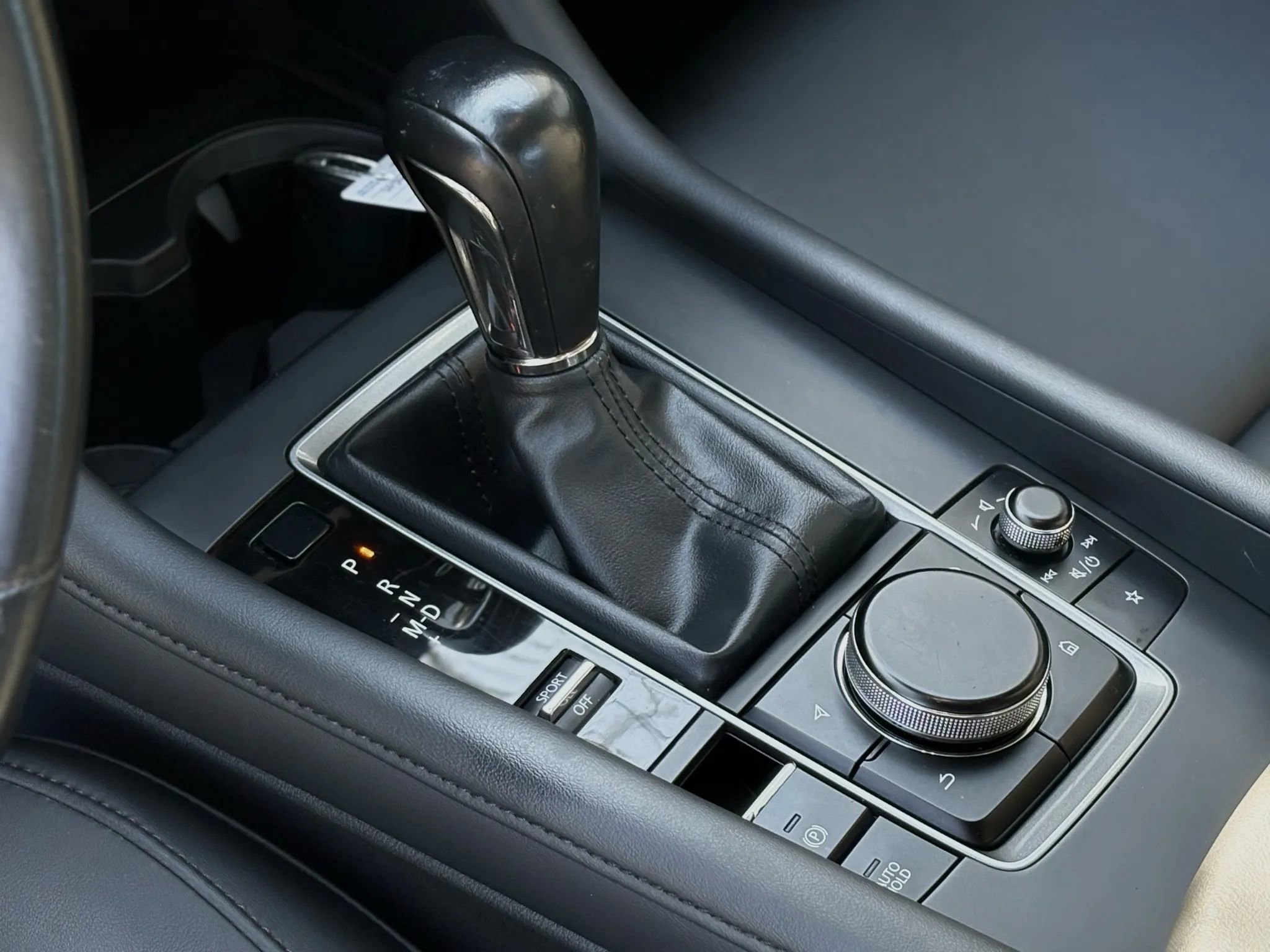 Used 2021 MAZDA MAZDA3 s image 14