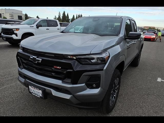 Used 2023 Chevrolet Colorado Z71 w/ Z71 Convenience Package 2 AWD/4WD image 3
