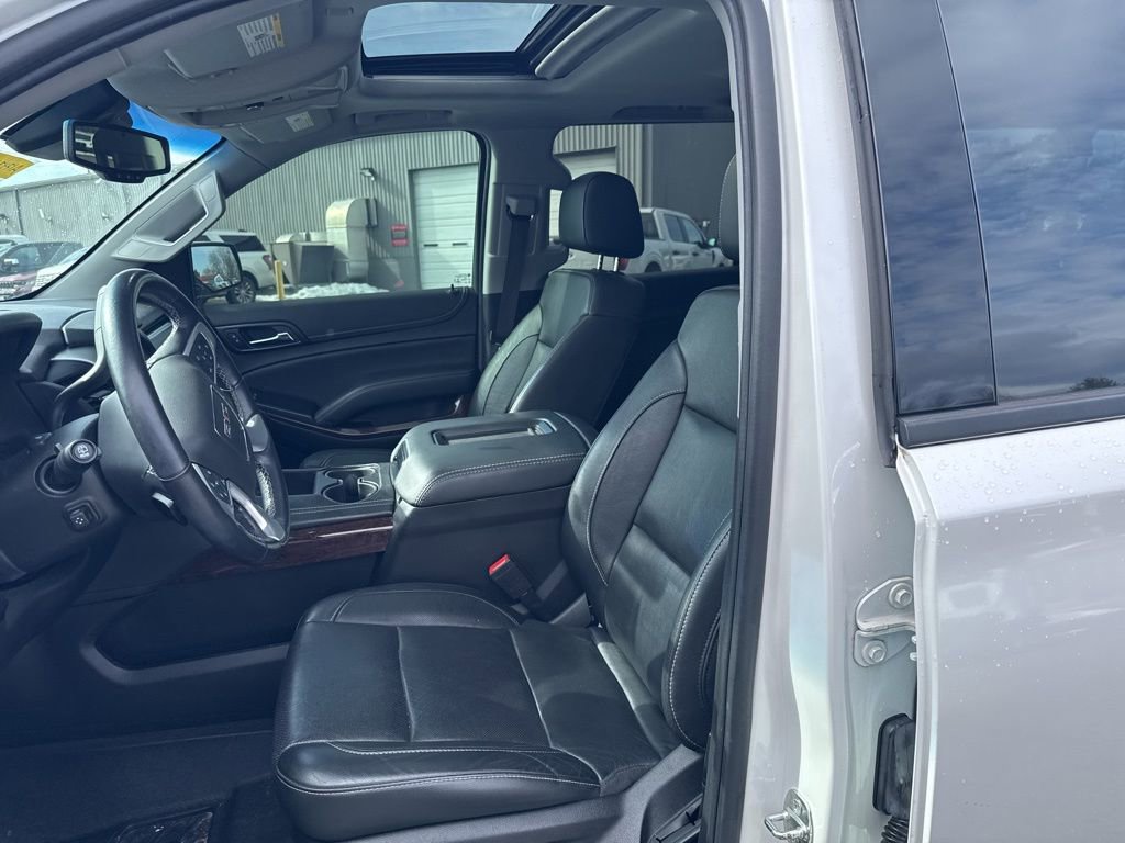 Used 2019 GMC Yukon XL SLT w/ Graphite Performance Edition image 10