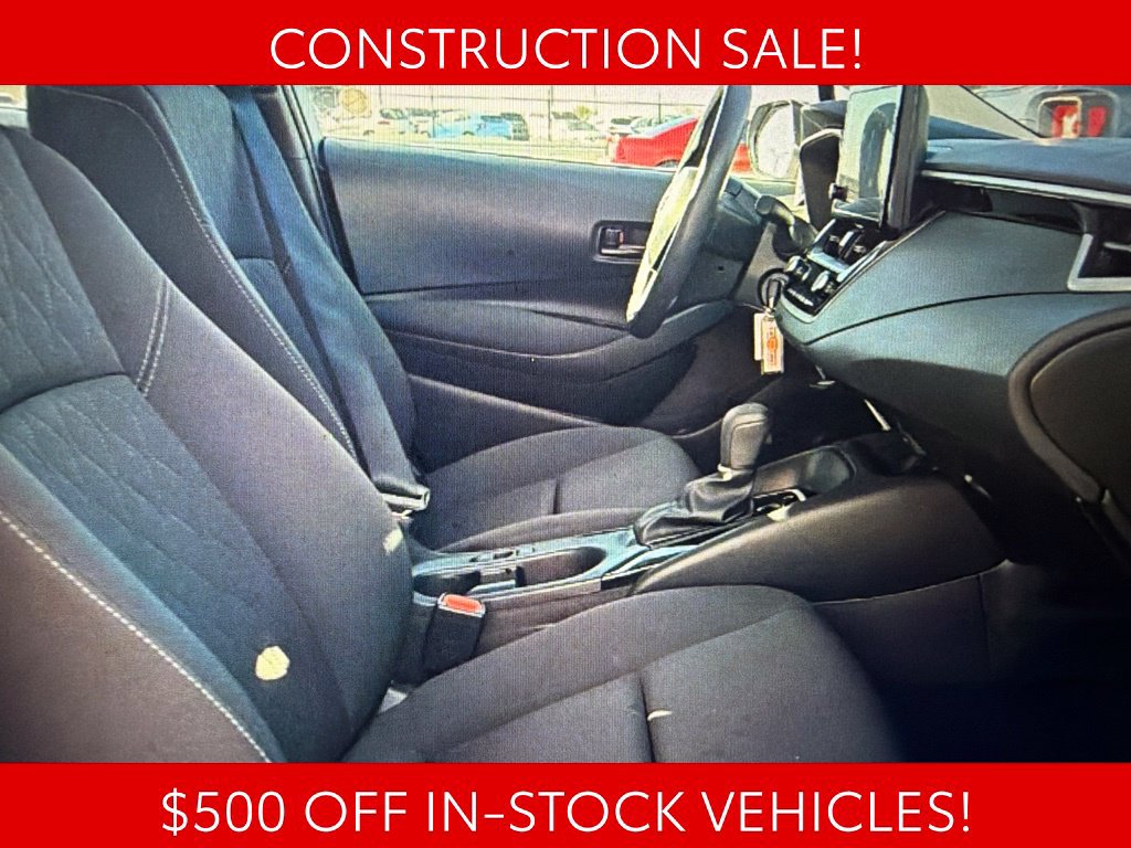 Used 2025 Toyota Corolla LE FWD image 8