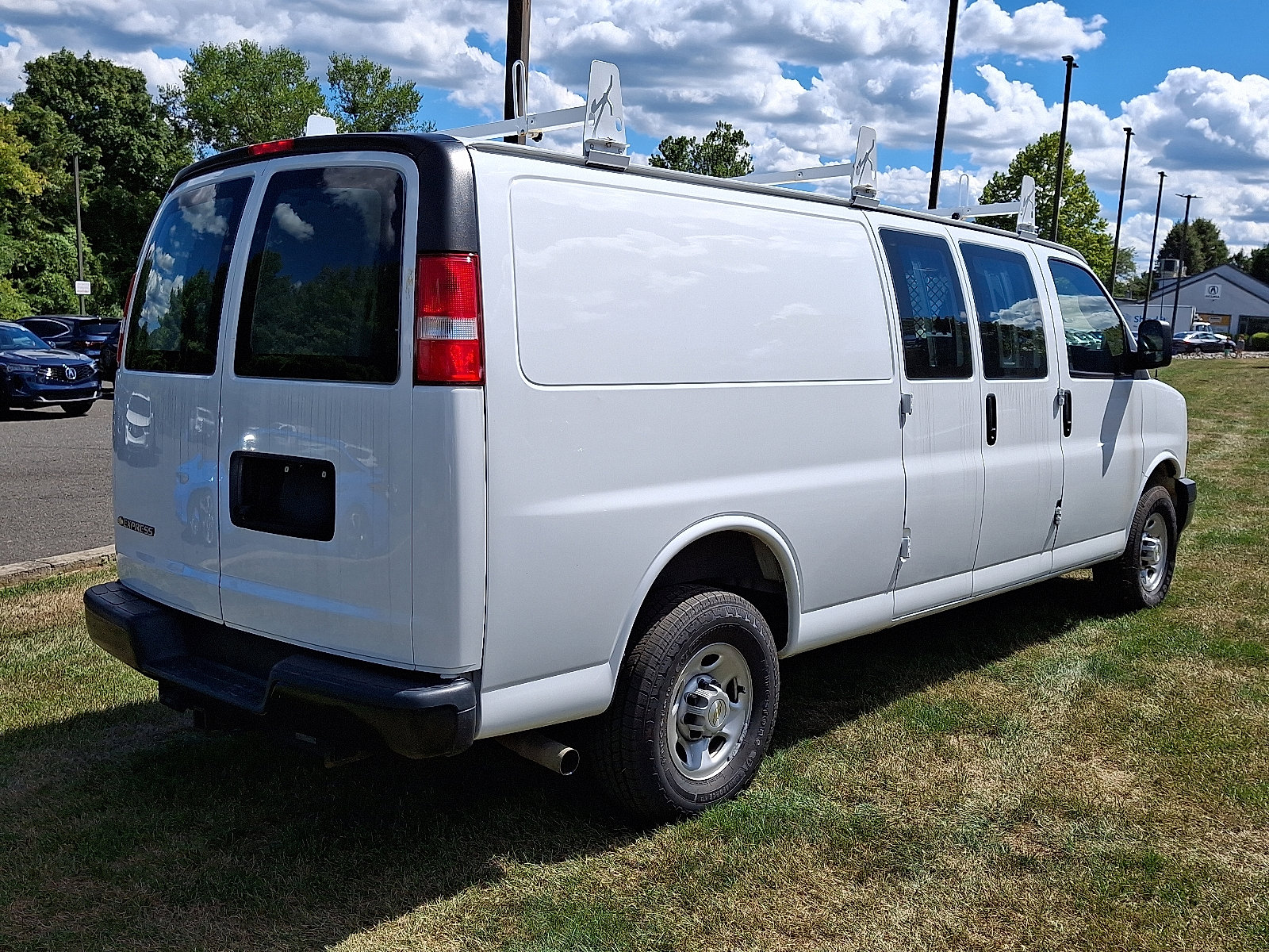 Used 2022 Chevrolet Express 2500 Extended w/ Driver Convenience Package image 6