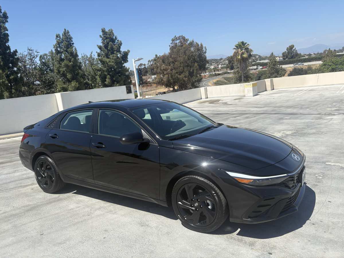 Used 2026 Hyundai Elantra Sport FWD image 30