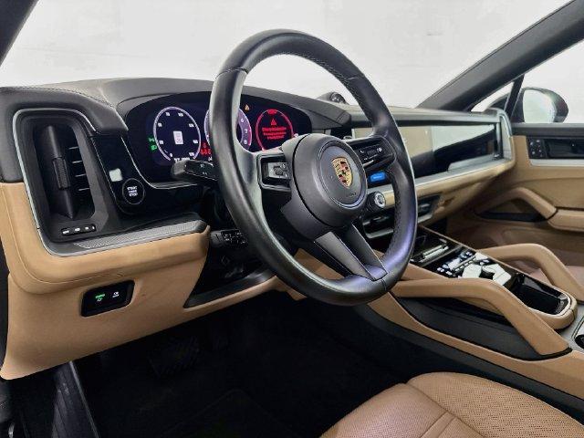Used 2024 Porsche Cayenne Coupe w/ Premium Package Plus AWD/4WD image 20