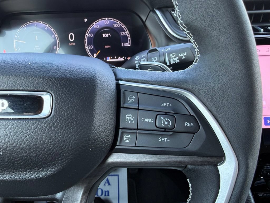 Used 2025 Jeep Grand Cherokee Limited RWD image 19