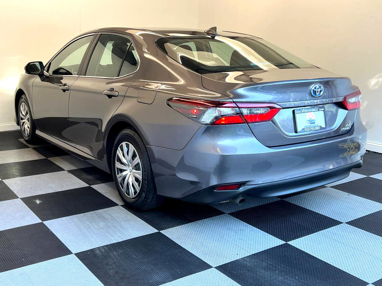 Used 2023 Toyota Camry LE image 6