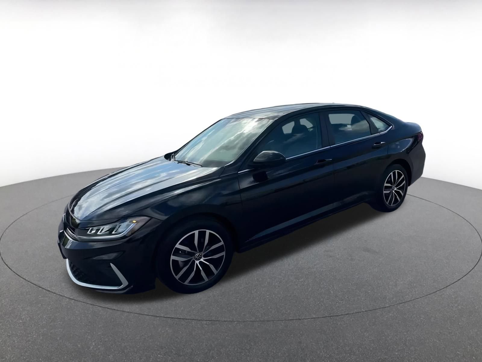 Used 2025 Volkswagen Jetta SE image 8