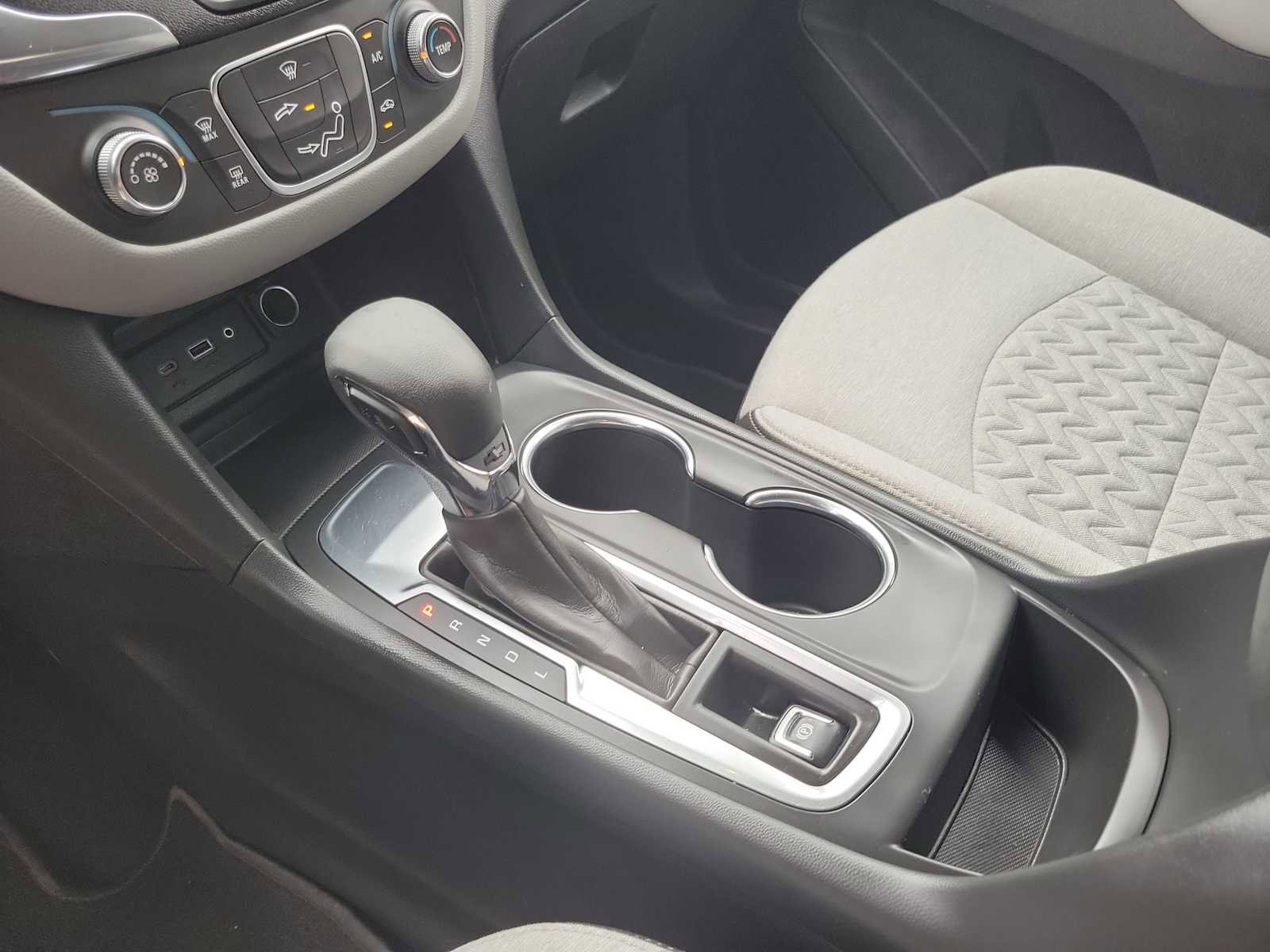 Used 2024 Chevrolet Equinox LS w/ LS Convenience Package image 21