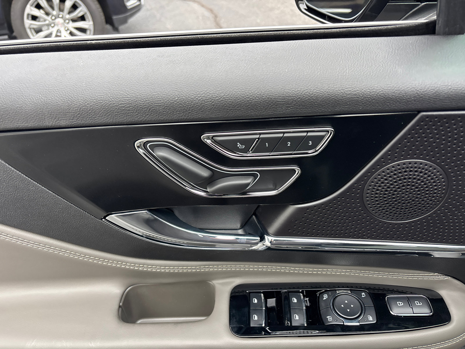 New 2026 Lincoln Corsair Reserve AWD/4WD image 12