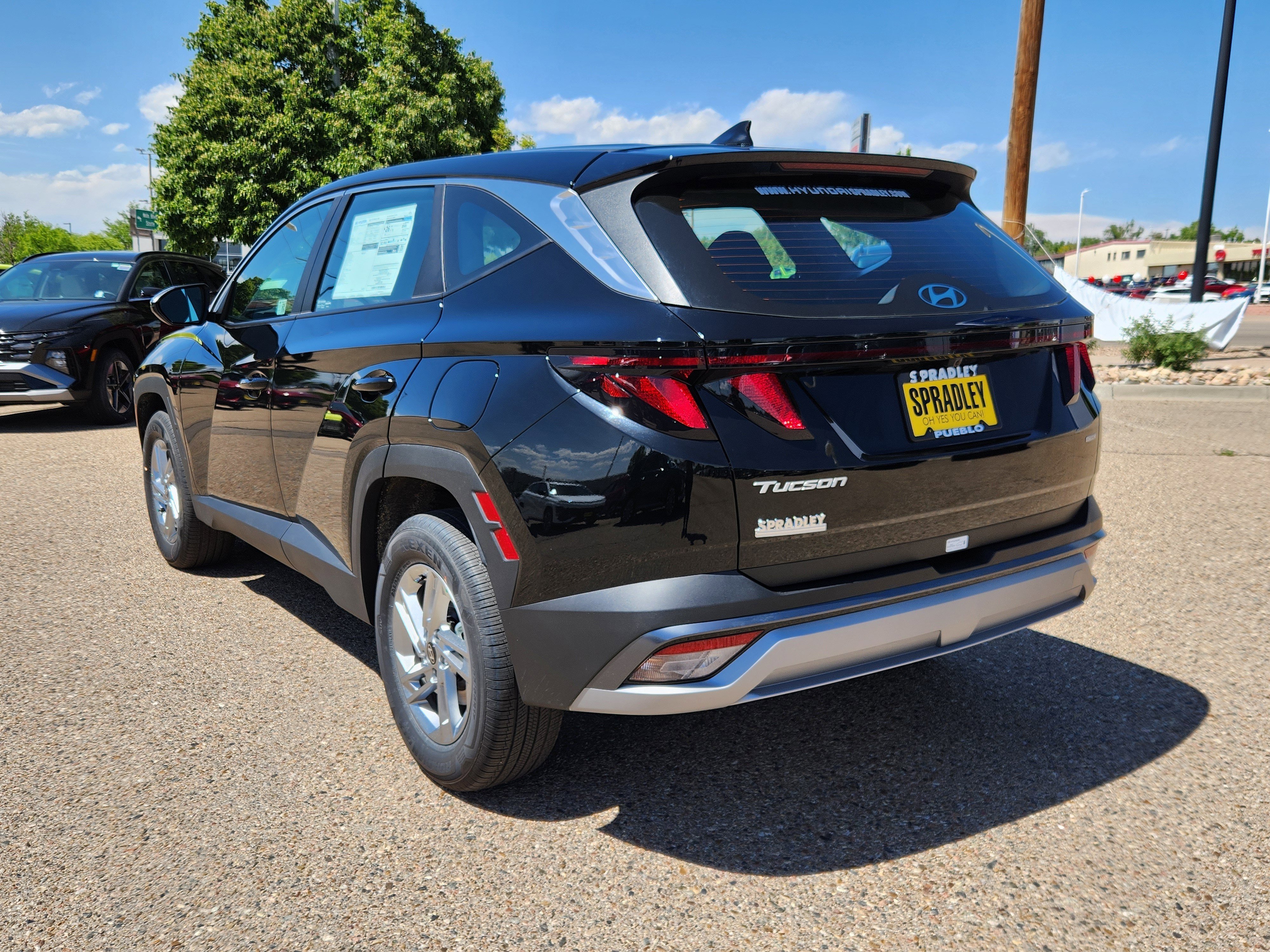 New 2025 Hyundai Tucson SE image 3