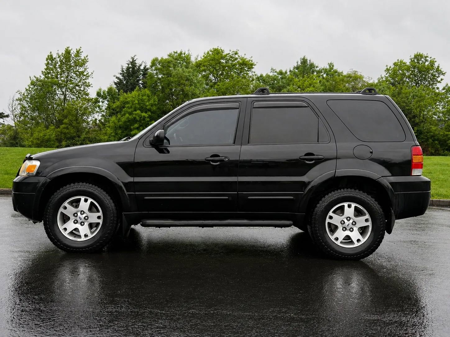 Used 2005 Ford Escape Limited AWD/4WD image 4