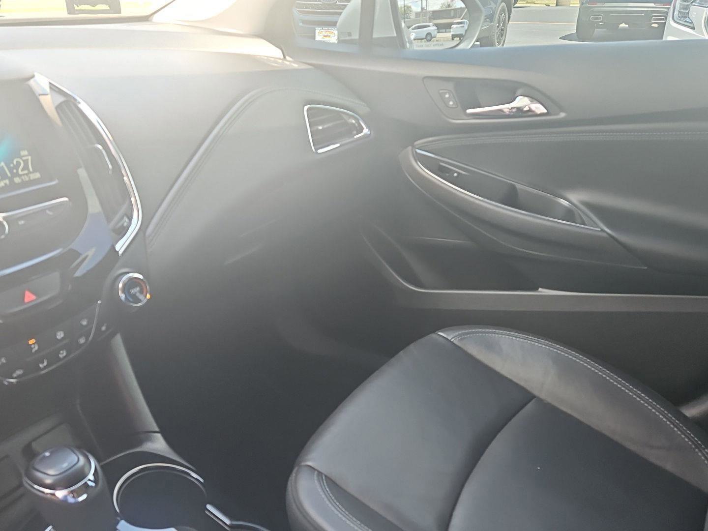 Used 2017 Chevrolet Cruze Premier FWD image 20