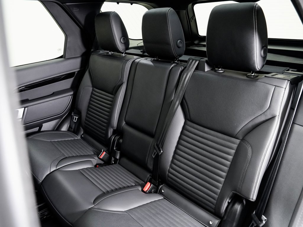Used 2023 Land Rover Discovery S R-Dynamic image 25