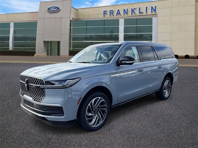 New 2025 Lincoln Navigator L Reserve image 3