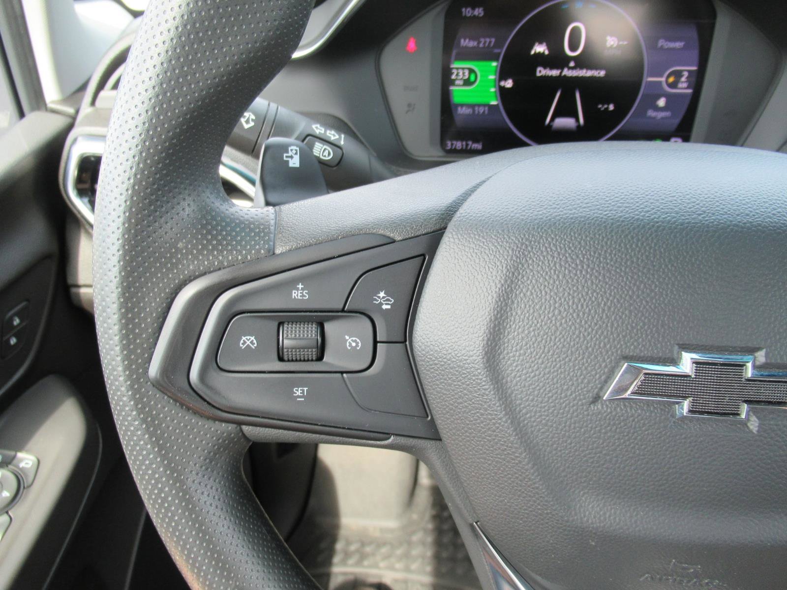 Used 2023 Chevrolet Bolt LT FWD image 23