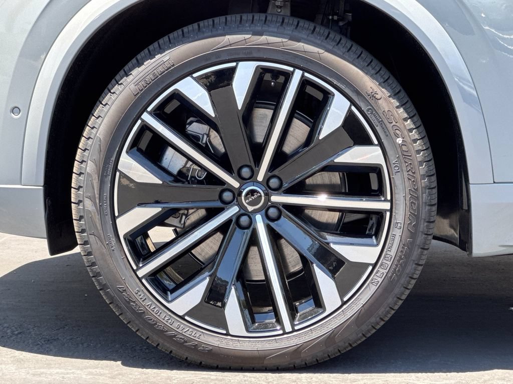 New 2026 Volvo XC90 T8 Plus AWD/4WD image 26