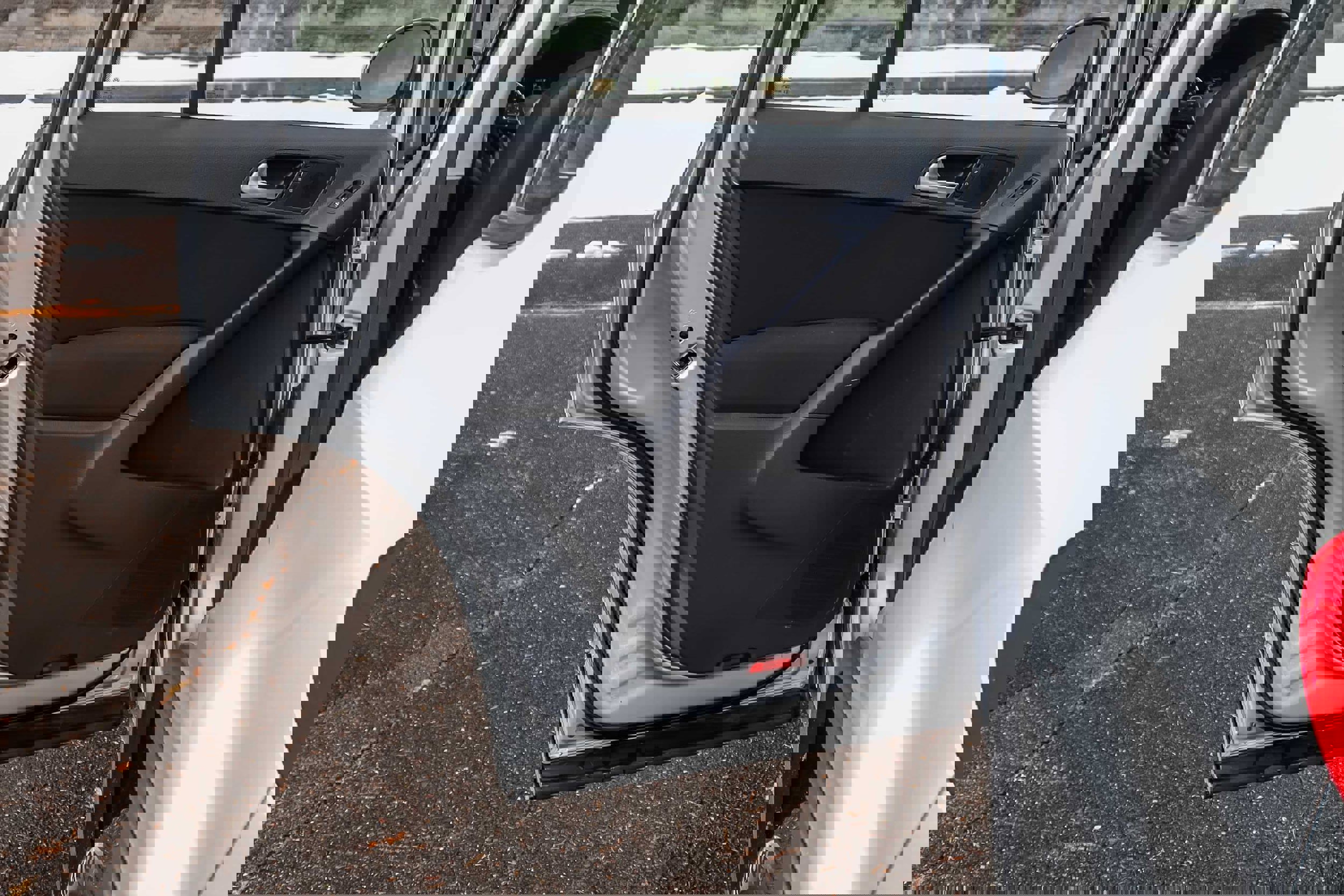 Used 2017 Volkswagen Tiguan Limited w/ Premium Package image 17