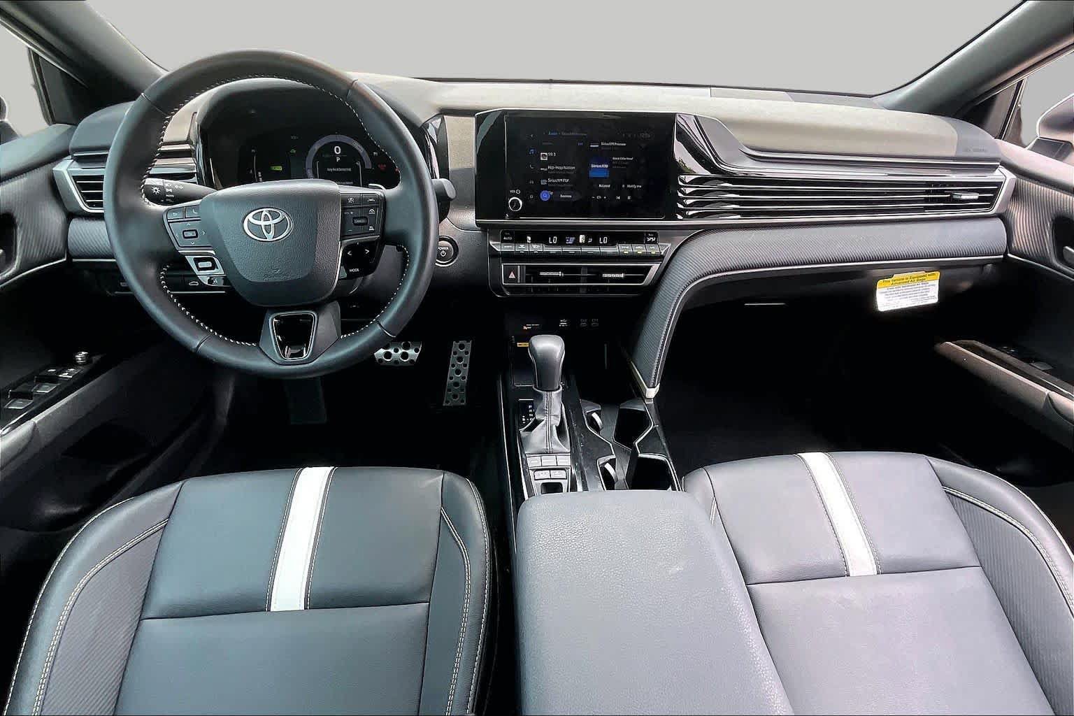 Used 2025 Toyota Camry SE FWD image 14
