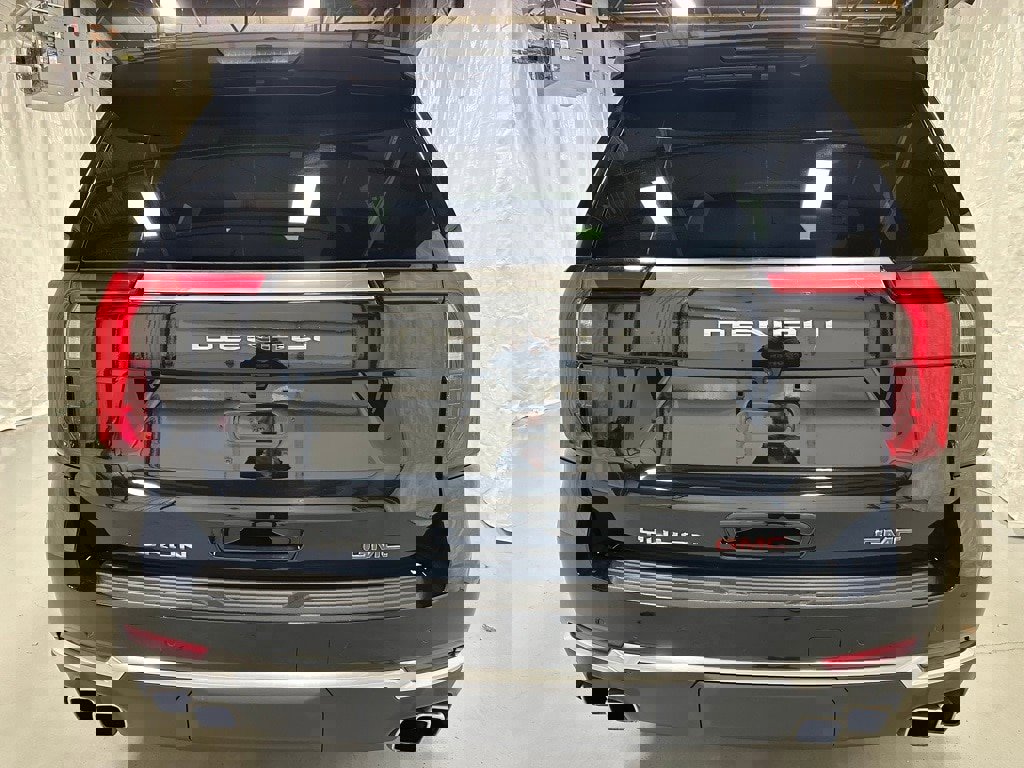 Used 2025 GMC Yukon XL Denali w/ Sun & Power Step Package image 6