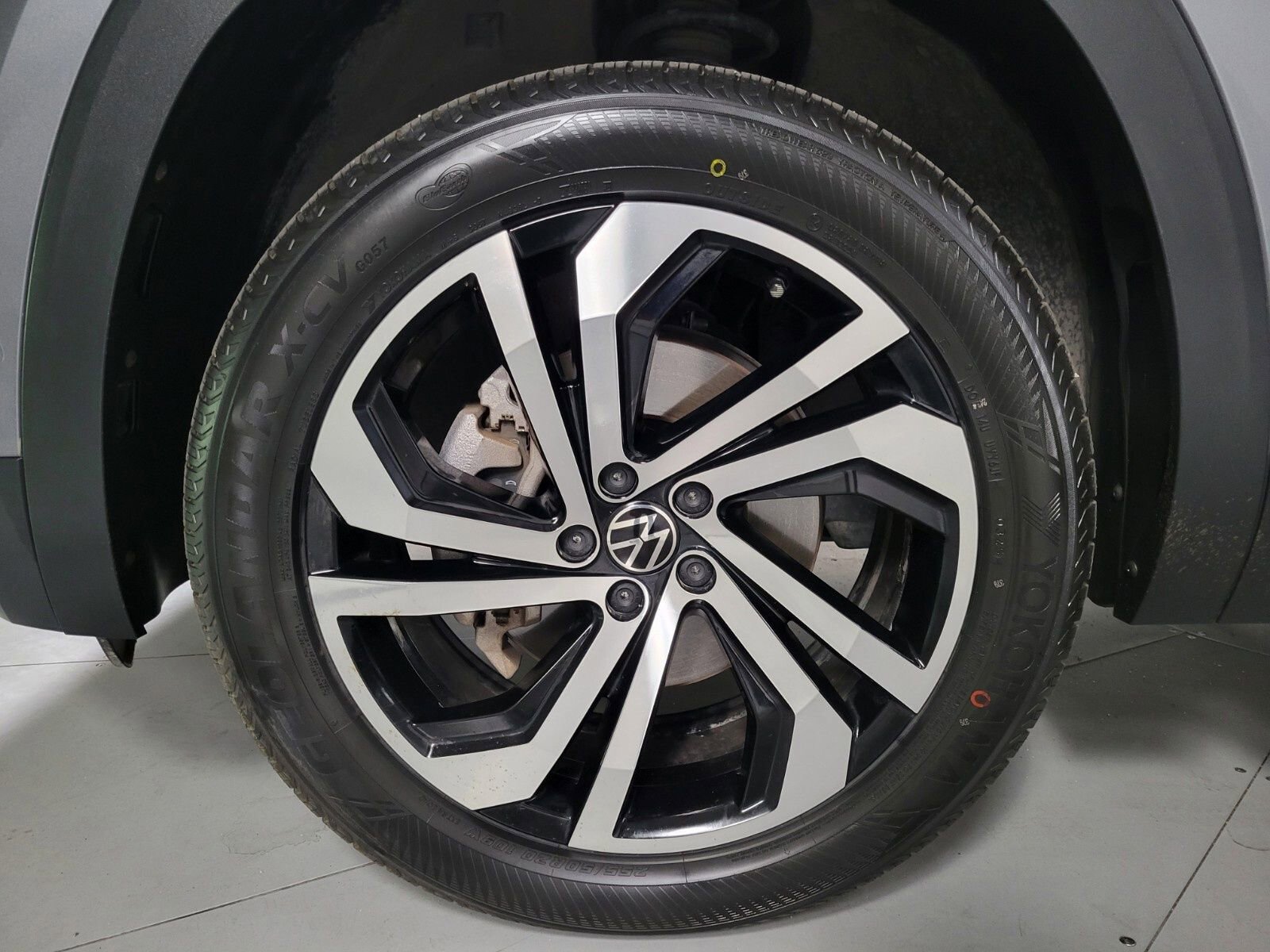 Used 2021 Volkswagen Atlas SEL Premium image 12