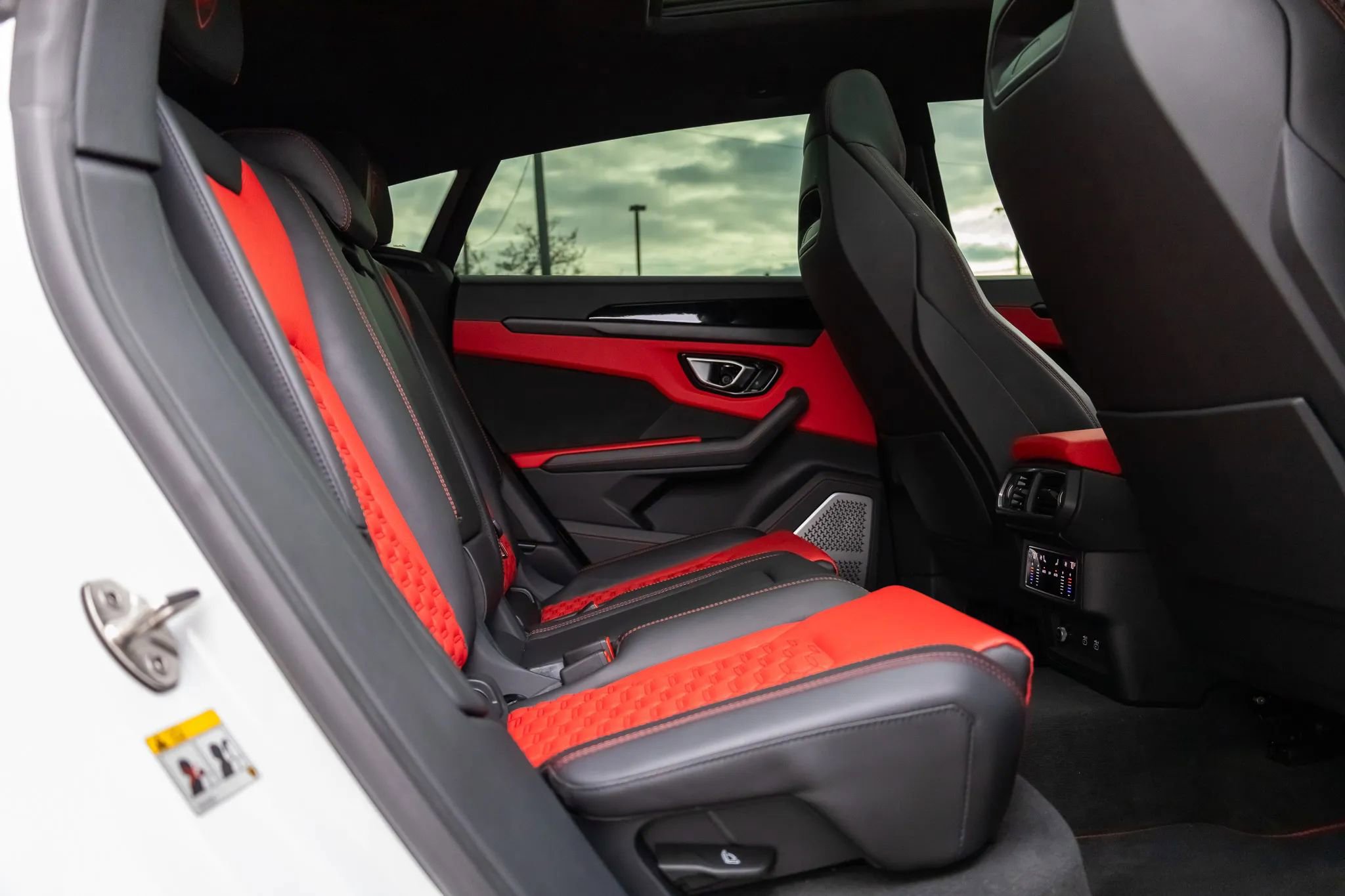 Used 2022 Lamborghini Urus image 57