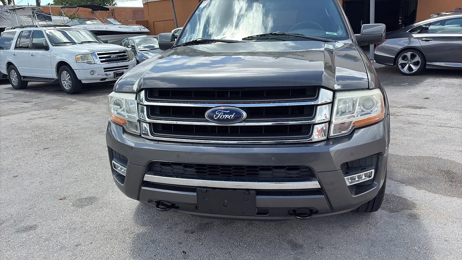 Used 2017 Ford Expedition EL Limited image 3
