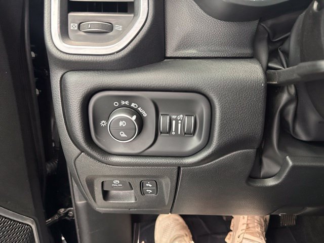 Used 2022 RAM 1500 Laramie AWD/4WD image 38